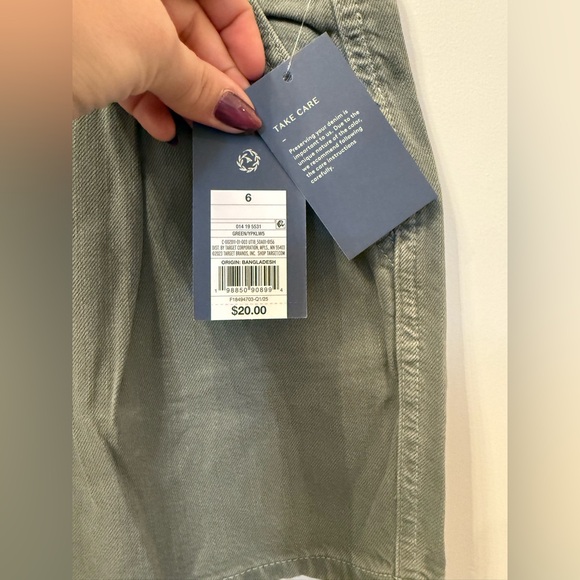 Universal Thread High Rise Pleated Jean Shorts Size 6 - Picture 6 of 6